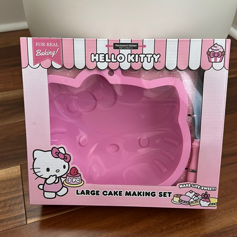 HELLO KITTY 3PC LARGE CAKE MAKING SET NEW IN BOX